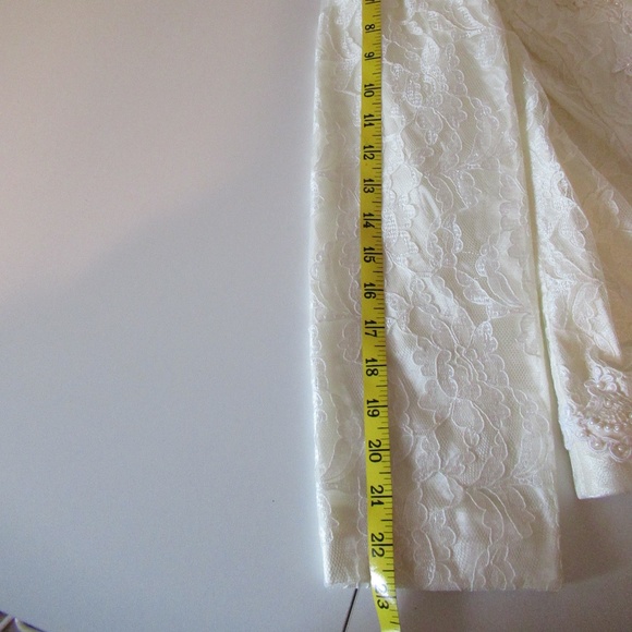 Nah Nah Ivory Lace overlay top - Picture 7 of 9